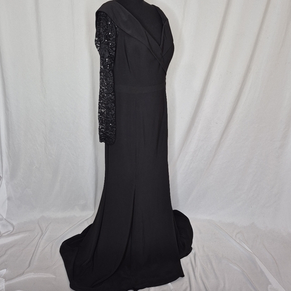 Xscape Off The Shoulder Sweetheart Neckline Lacey Sleeve Formal Dress - Size 16 - Picture 5 of 16